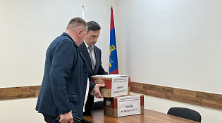 Депфинконтроль передал партию гуманитарной помощи участникам СВО